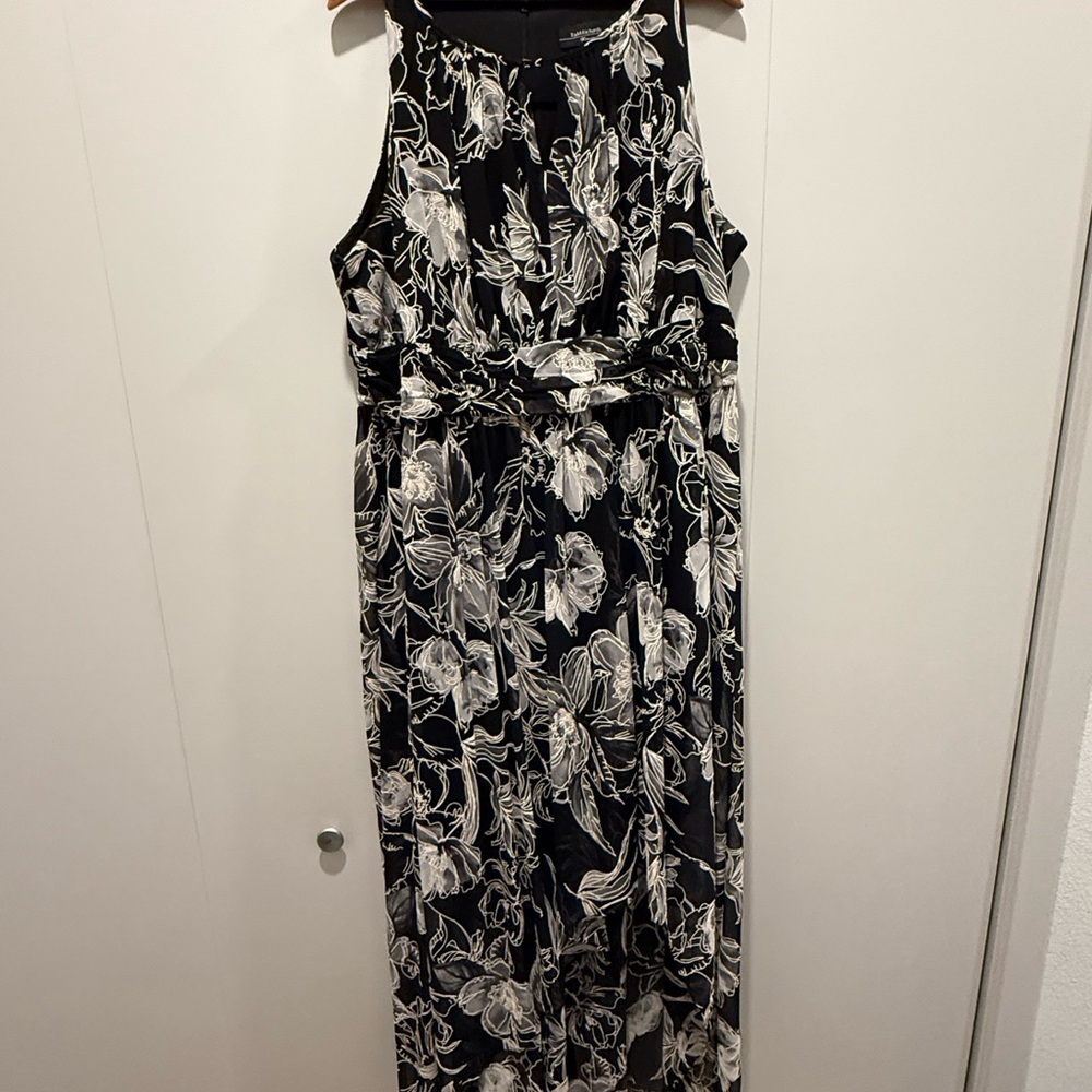 R&M Richards Black & White Floral Formal Maxi Dress Plus
Size 18